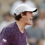 João Fonseca vira sobre croata e vai encarar Djoko em Roland Garros