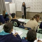 Senado aprova MP que estabelece piso de R$ 5.130 para professores
