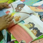 Bienal nas Escolas entra em clima de Copa para estimular leitura no RJ