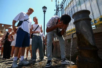 França: 40 pessoas morrem afogadas em meio a onda de calor