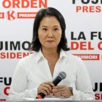 Fujimori se aproxima da presidência do Peru e Sánchez convoca protesto