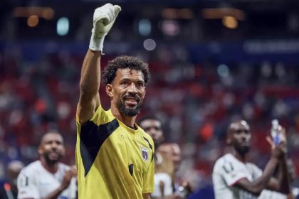 Goleiro Vozinha brilha contra a Espanha e vira destaque na Copa