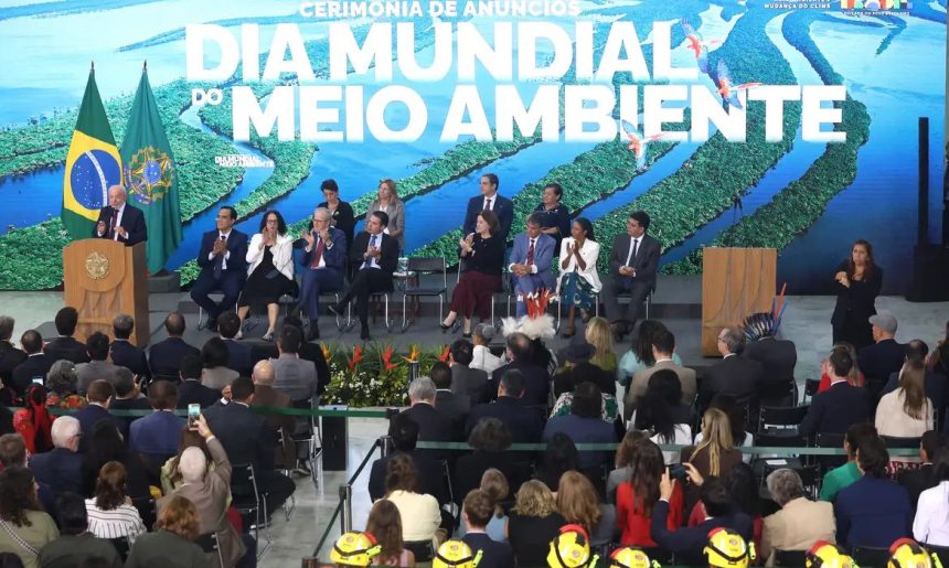 Lula assina medidas para fortalecer proteção ambiental no Brasil
