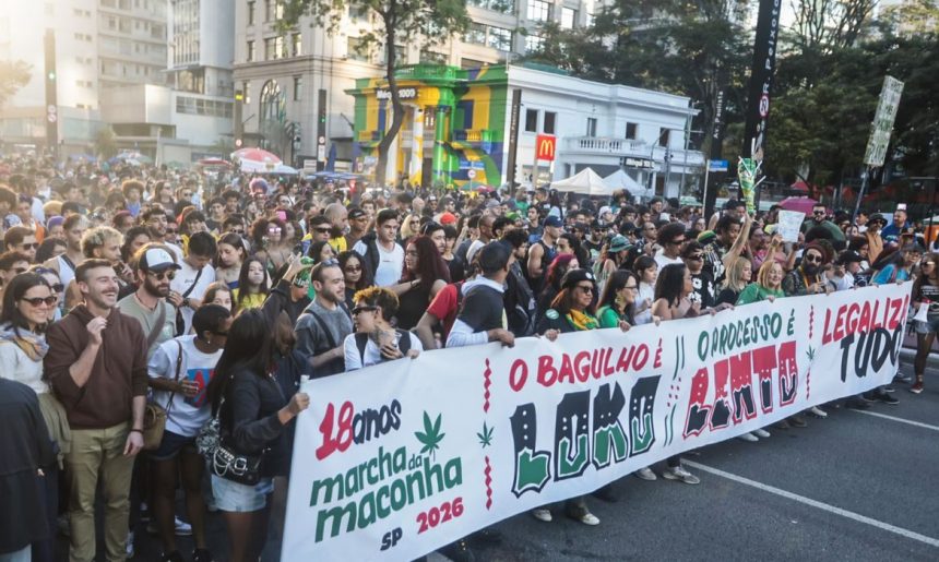 Marcha em São Paulo pede legalização da maconha