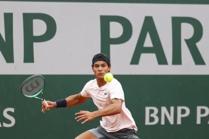 Roland Garros: Luis Guto Miguel bate compatriota e vai à final juvenil