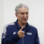 Técnico do tetra, Carlos Alberto Parreira é internado no Rio