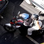 Bombeiros do RJ alertam motociclistas sobre uso dos itens de segurança