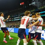 Com um a menos, Inglaterra derruba México no Azteca e segue na Copa