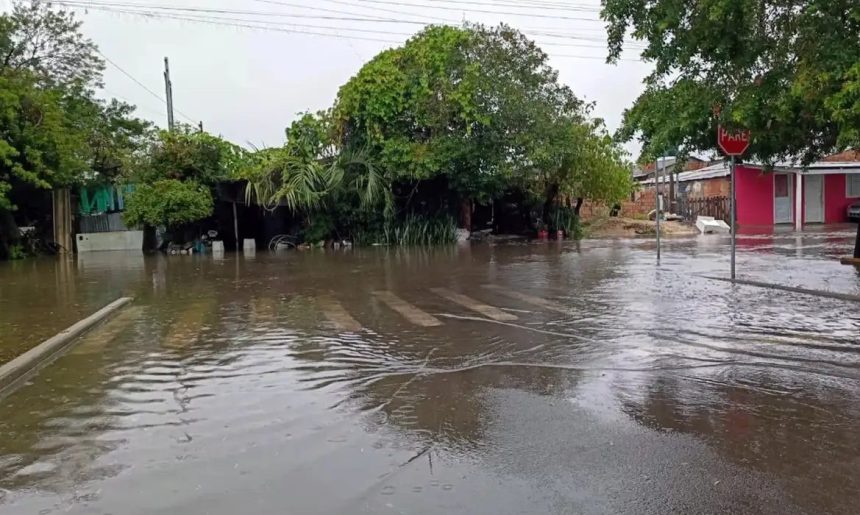 Inmet emite aviso vermelho de perigo para tempestades no Sul do país