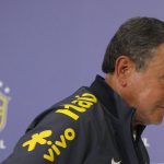 Parreira permanece internado na UTI com quadro de infecção pulmonar