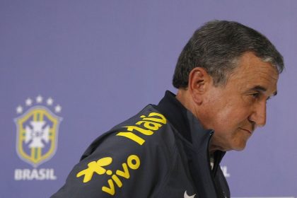 Parreira permanece internado na UTI com quadro de infecção pulmonar