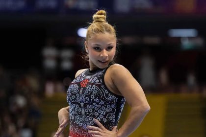 Flávia Saraiva fatura ouro na trave e no solo no Campeonato Brasileiro
