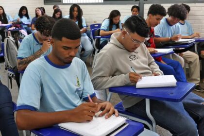 Pé-de-Meia: nascidos em novembro e dezembro recebem parcela de R$ 200