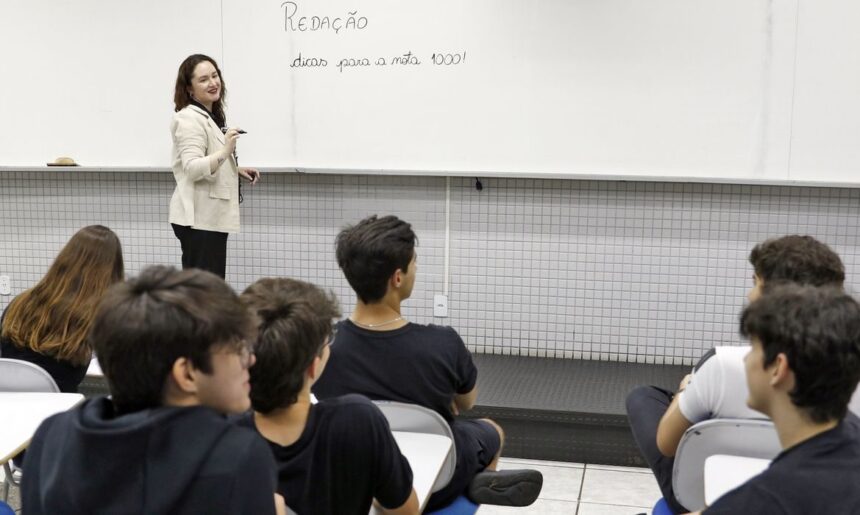 Cartilha reúne orientações para a redação do Enem 2026