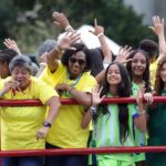 Desfile de 7 de Setembro homenageia pioneiras do futebol feminino