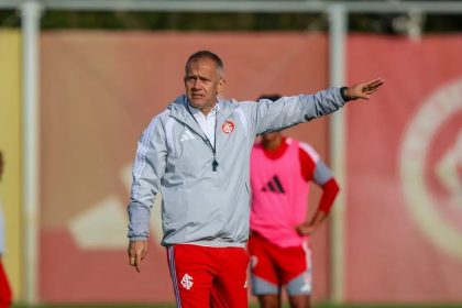 Internacional contrata técnico Eduardo Baptista até o fim da temporada