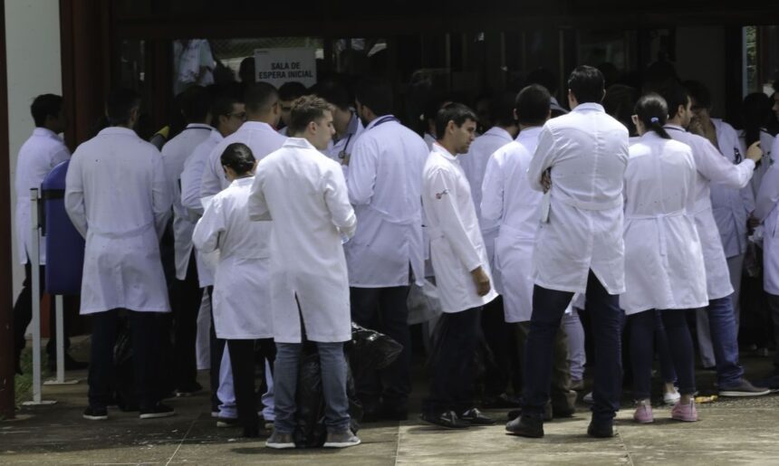 Prazo para recursos do Enamed 2026 e Revalida 2026/2 vai até quinta