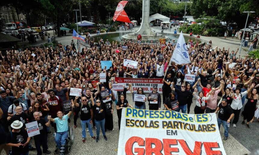 Professores de escolas particulares do Rio fazem greve de 24 horas