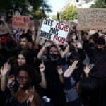 Alunos e professores protestam na França no maior dia de mobilização