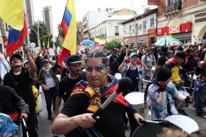 Colômbia vive protestos contra o governo de La Espriella
