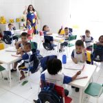 Escolha de livros didáticos para educação infantil começa nesta terça