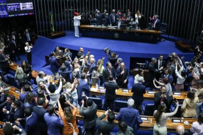 Imprensa estrangeira vê vitória de Lula em aprovação do fim da 6×1