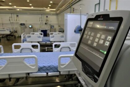 Reino Unido vai monitorar dispositivos médicos baseados em IA